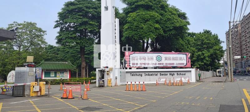 近文心南路方正建地房屋室內格局與周邊環境