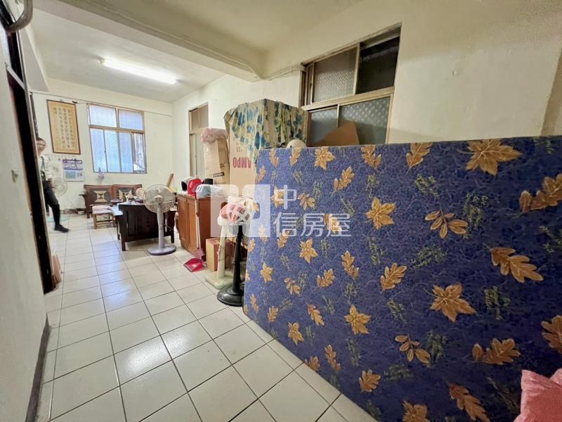 邊間低總價透天房屋室內格局與周邊環境