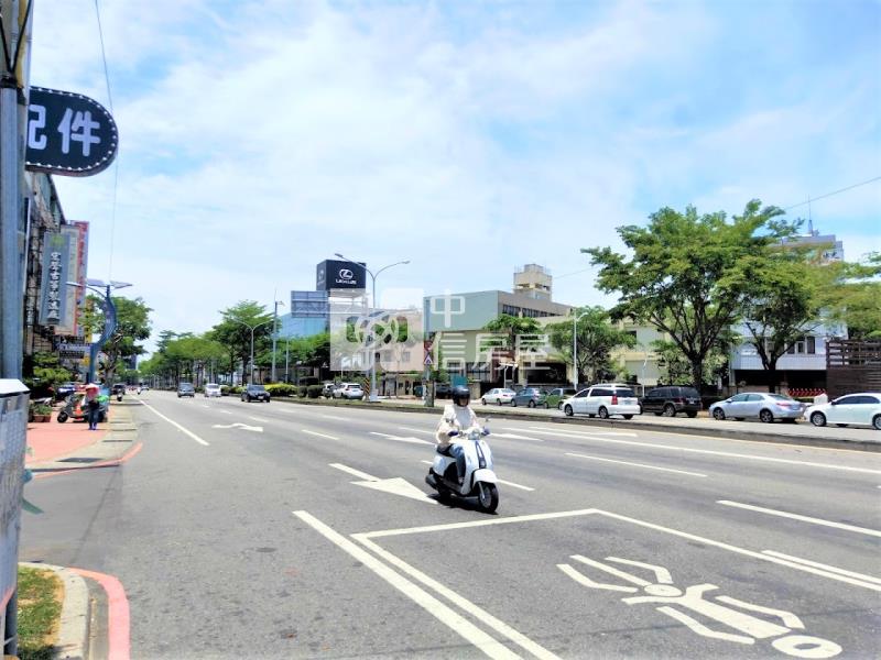 大里.大面寬.乙種工業角地房屋室內格局與周邊環境