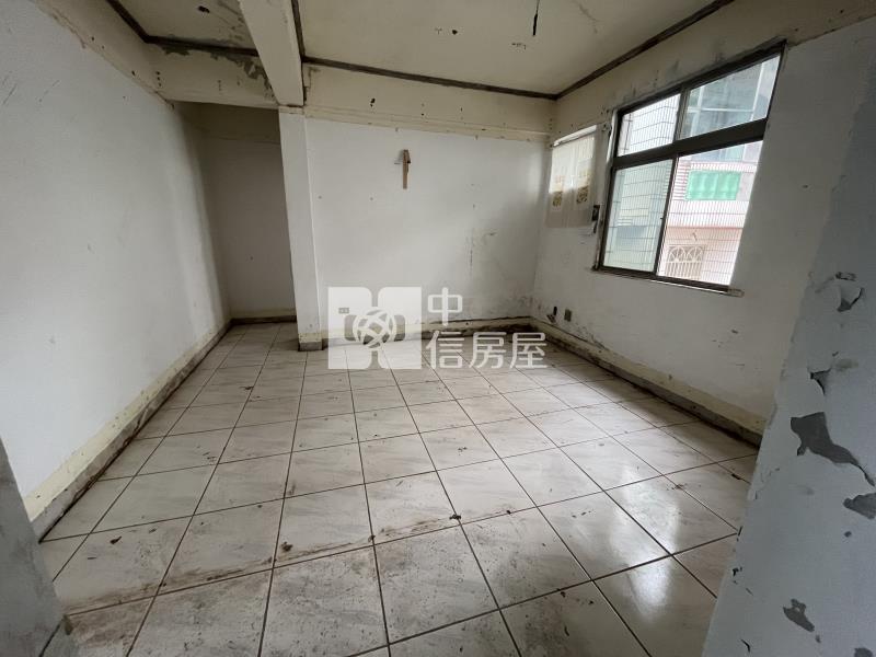 森林景觀別墅房屋室內格局與周邊環境