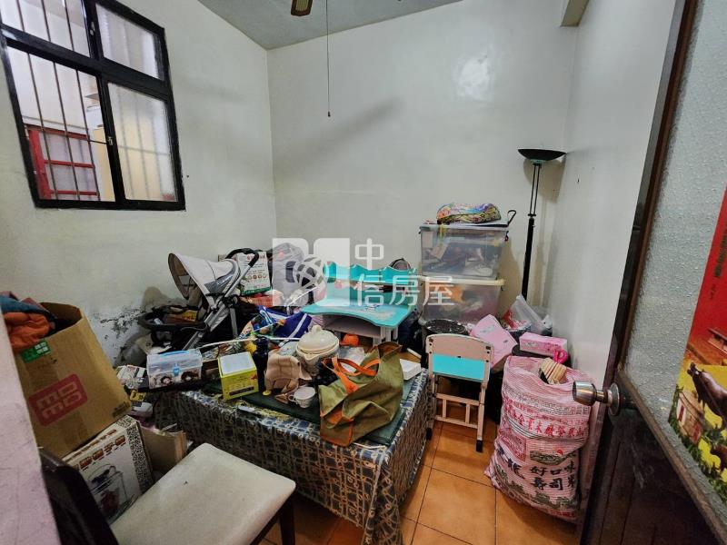 山仔頂門前停車2層樓透天房屋室內格局與周邊環境