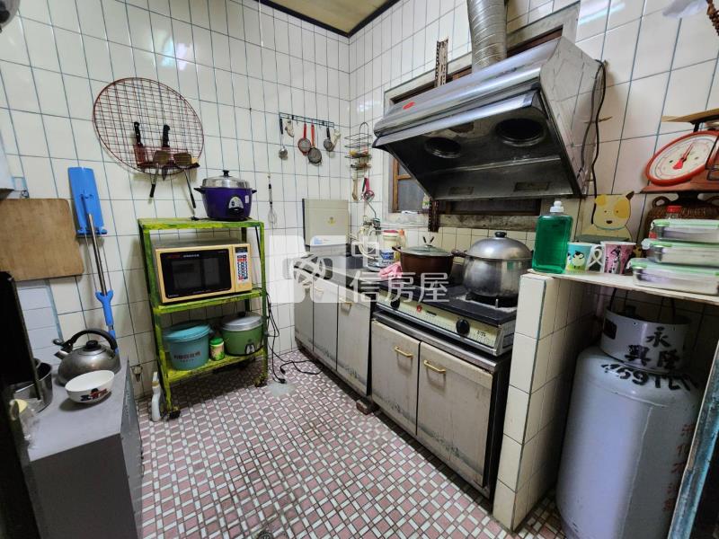 山仔頂門前停車2層樓透天房屋室內格局與周邊環境
