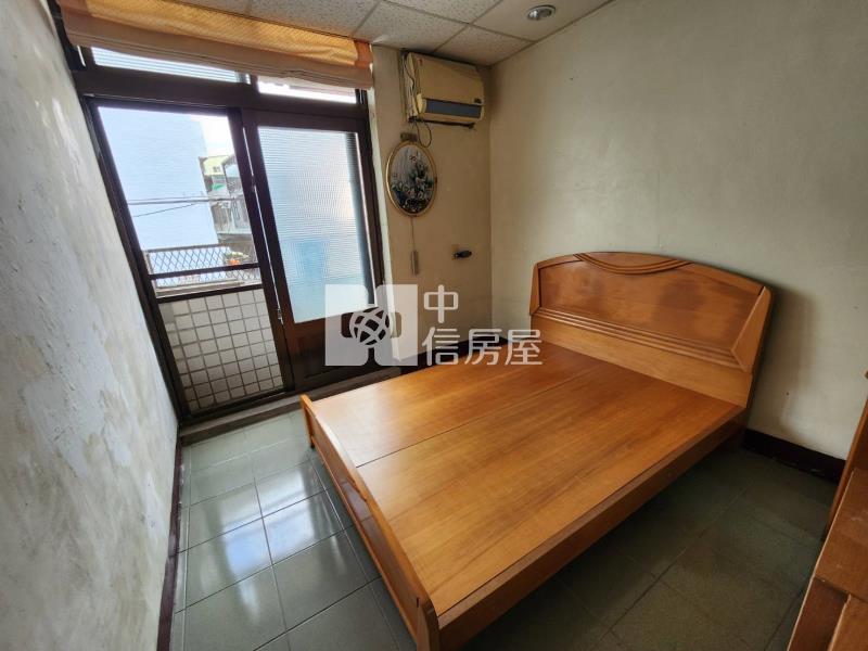 山仔頂門前停車2層樓透天房屋室內格局與周邊環境