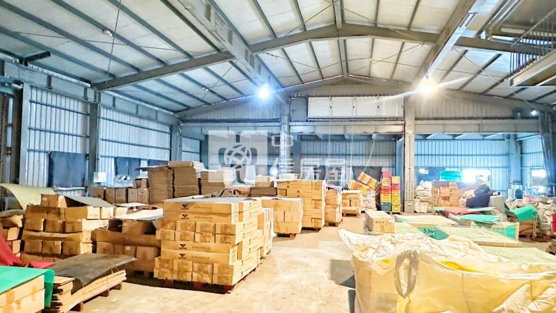 仁德中正路大面寬廠辦房屋室內格局與周邊環境