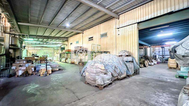 仁德中正路大面寬廠辦房屋室內格局與周邊環境