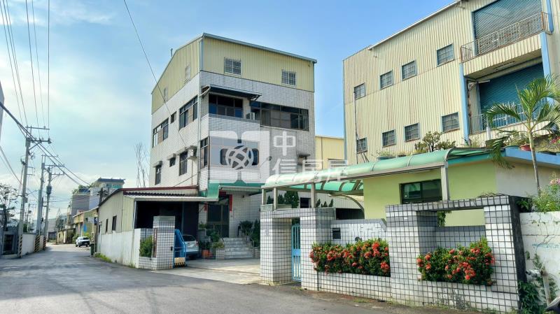 仁德中正路大面寬廠辦房屋室內格局與周邊環境