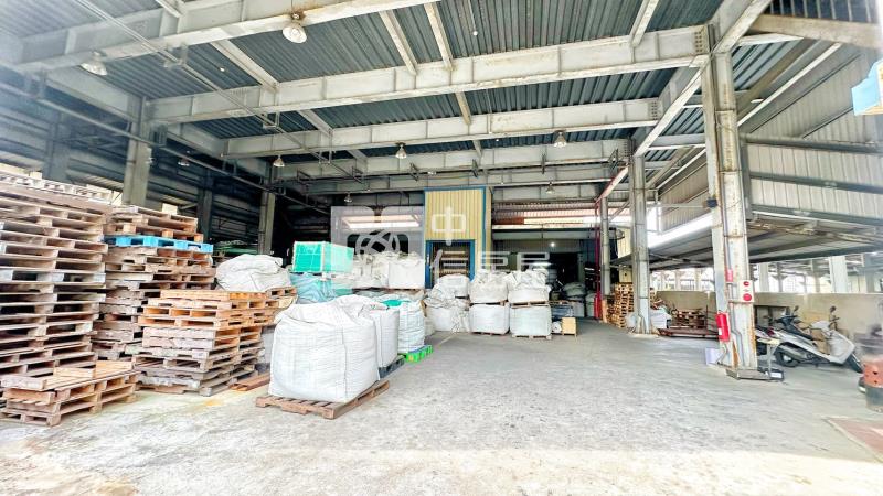 仁德中正路大面寬廠辦房屋室內格局與周邊環境