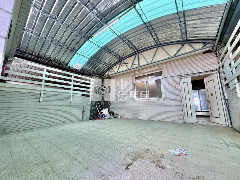 美群國小6米活路｜5.8米大面寬前院車庫孝親透天房屋室內格局與周邊環境