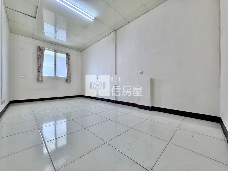 美群國小6米活路｜5.8米大面寬前院車庫孝親透天房屋室內格局與周邊環境