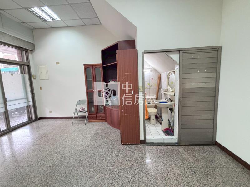 (藝術尊品)五權車站1+2樓店可營登房屋室內格局與周邊環境