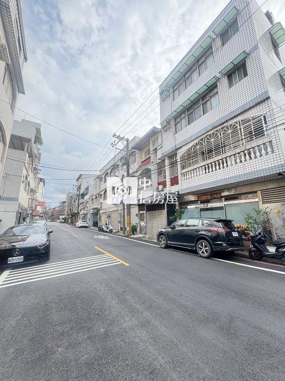 南勢重劃區雙車位透天(中信卓越團隊)房屋室內格局與周邊環境