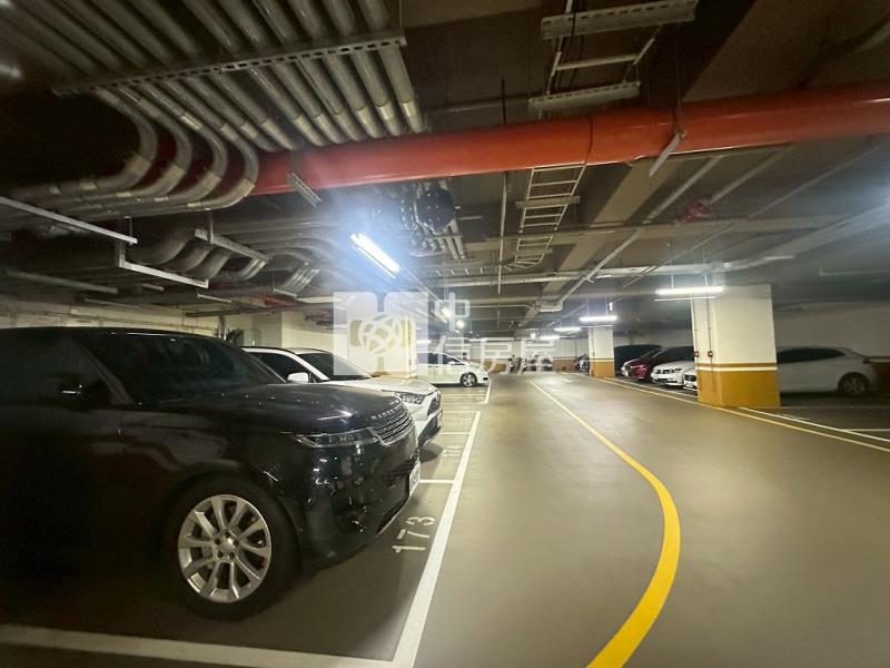 京悅雙主臥+雙車位精美大三房(中信卓越團隊)房屋室內格局與周邊環境