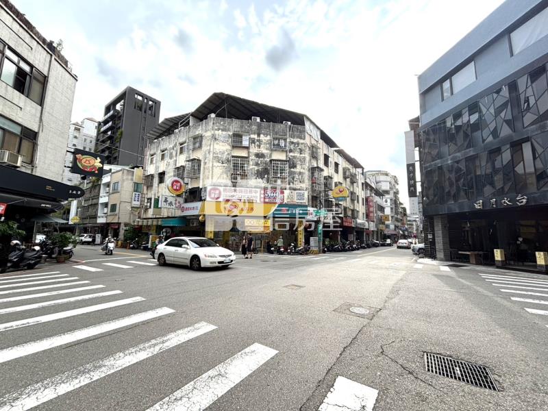 向上市場五樓健身公寓房屋室內格局與周邊環境