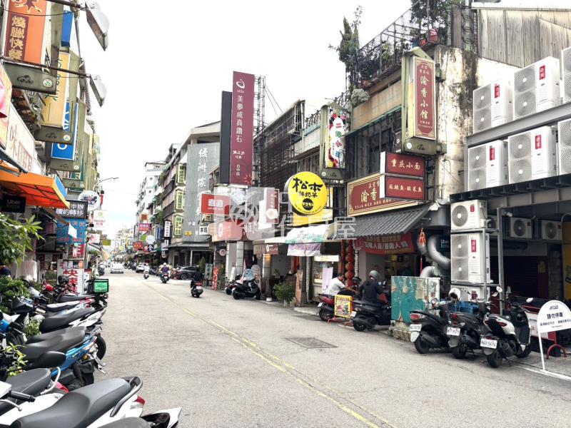 向上市場五樓健身公寓房屋室內格局與周邊環境