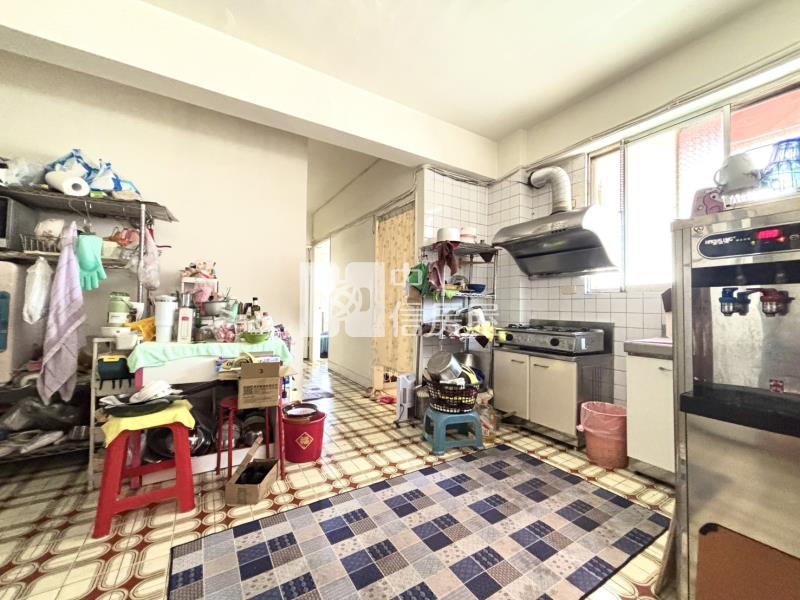 向上市場五樓健身公寓房屋室內格局與周邊環境