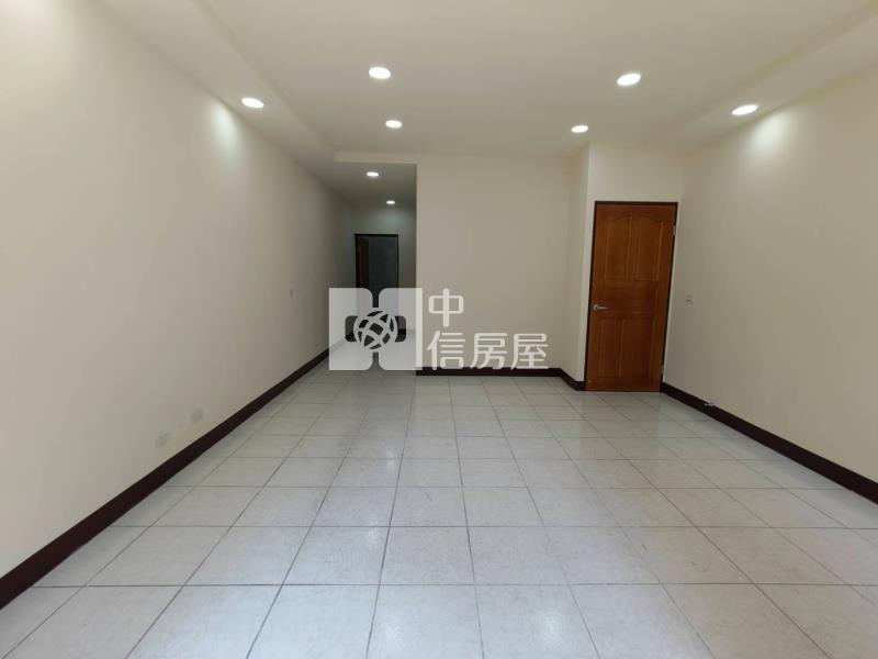 南勢重劃區/全新整理/三車位透天店墅房屋室內格局與周邊環境