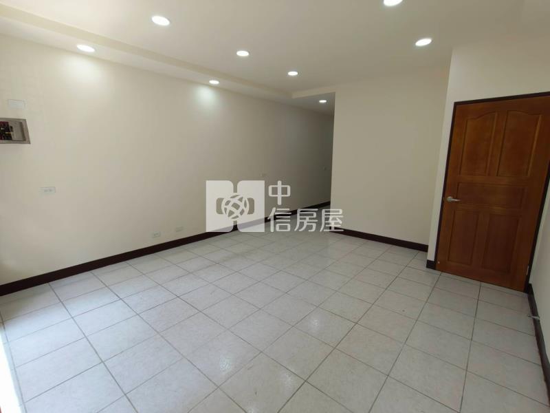 南勢重劃區/全新整理/三車位透天店墅房屋室內格局與周邊環境