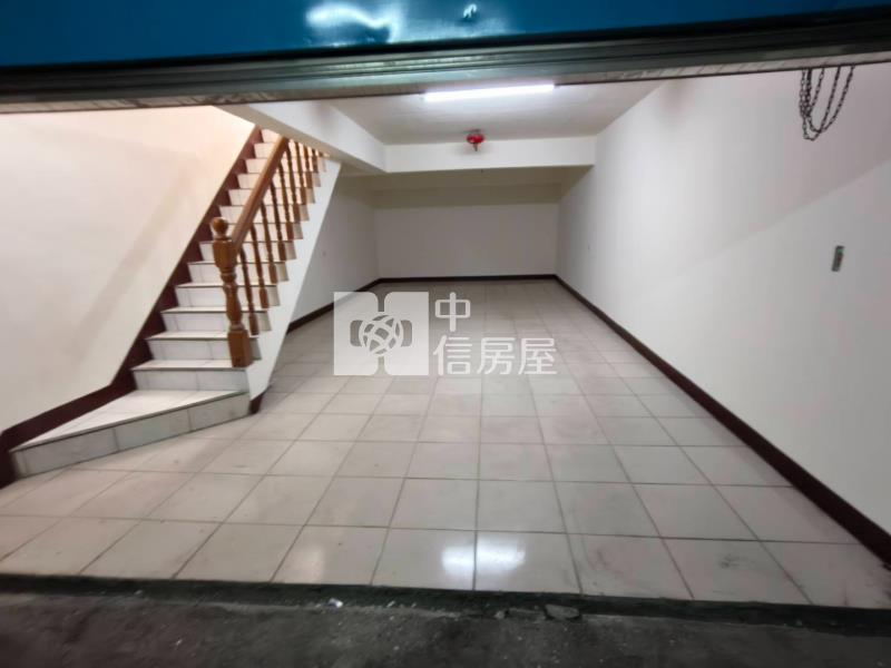 南勢重劃區/全新整理/三車位透天店墅房屋室內格局與周邊環境