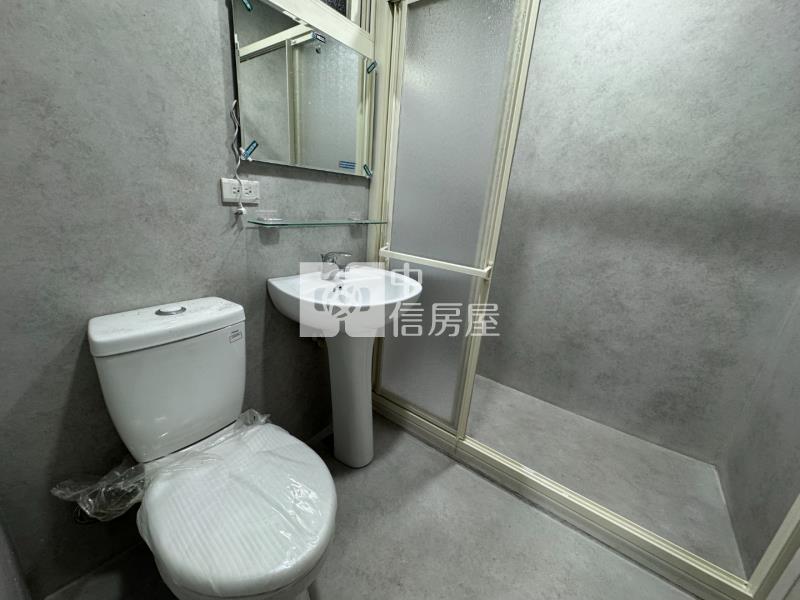 桃園後站 整新公寓一樓 門前退縮可停車房屋室內格局與周邊環境