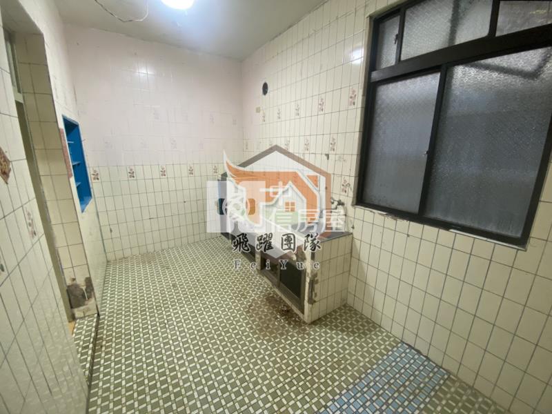 稀有釋出 忠貞商圈 活巷透天厝 (附近有車位可租)房屋室內格局與周邊環境