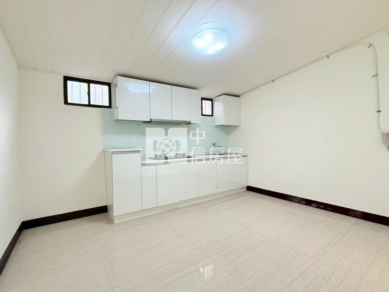 公所旁透天房屋室內格局與周邊環境