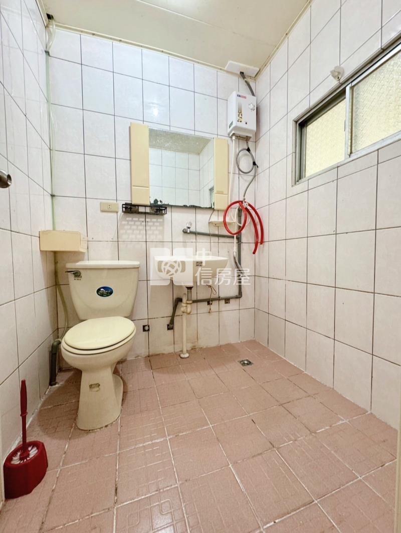 近太平運動場大面寬雙車位別墅房屋室內格局與周邊環境