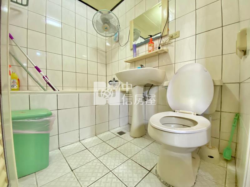 忠明南路綠園道10米大面寬1+2樓鋼骨金店面房屋室內格局與周邊環境