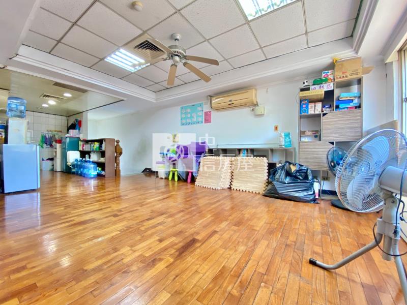 忠明南路綠園道10米大面寬1+2樓鋼骨金店面房屋室內格局與周邊環境