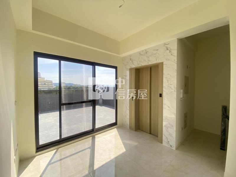 大里軟體園區旁全新五套房四車大地坪臨路朝南邊間電梯別墅(A)房屋室內格局與周邊環境