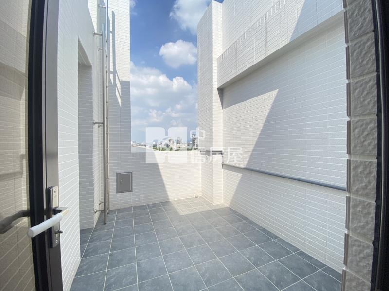 大里軟體園區旁全新大地坪臨路五套房三車電梯別墅(B)房屋室內格局與周邊環境