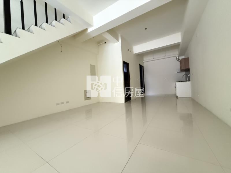 永隆國小旁大里二期全新燙金店面+平車房屋室內格局與周邊環境