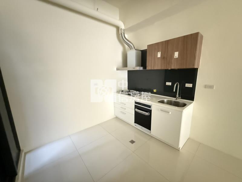 永隆國小旁大里二期全新燙金店面+平車房屋室內格局與周邊環境