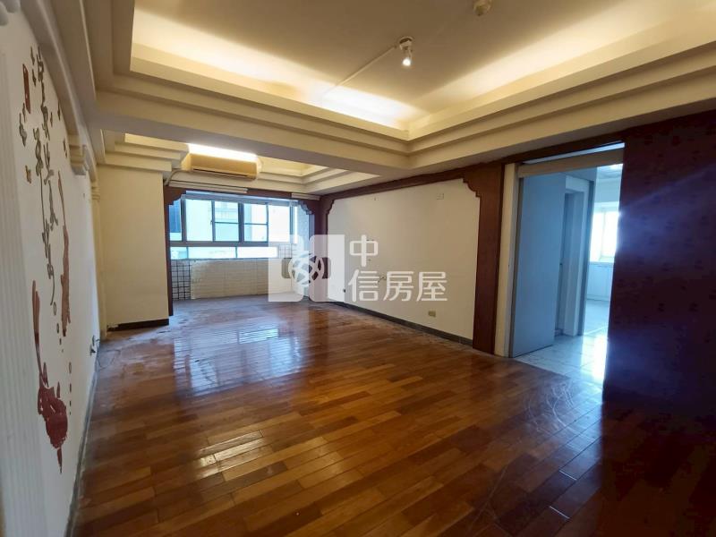 潭子慶懋巨鎮合併戶4房+車位房屋室內格局與周邊環境