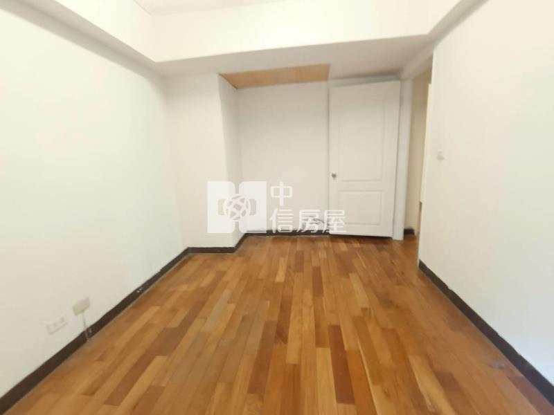 潭子慶懋巨鎮合併戶4房+車位房屋室內格局與周邊環境