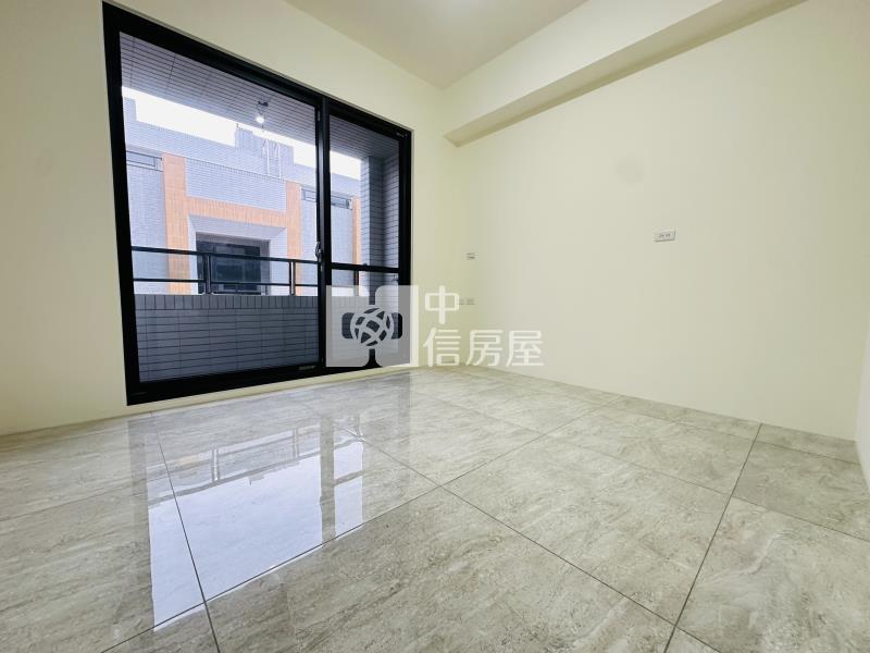 立鼎富域電梯雙車A3房屋室內格局與周邊環境