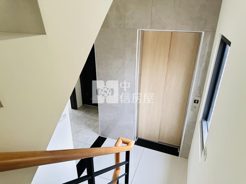 立鼎富域電梯雙車A3房屋室內格局與周邊環境