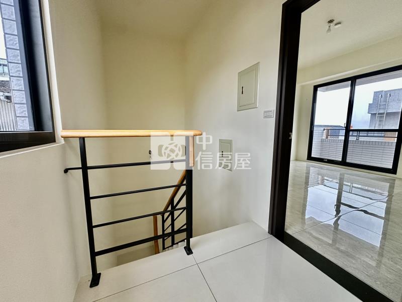 立鼎富域電梯雙車A3房屋室內格局與周邊環境