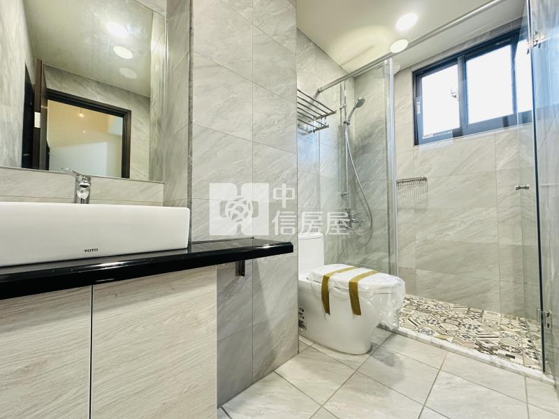 立鼎富域電梯雙車A3房屋室內格局與周邊環境