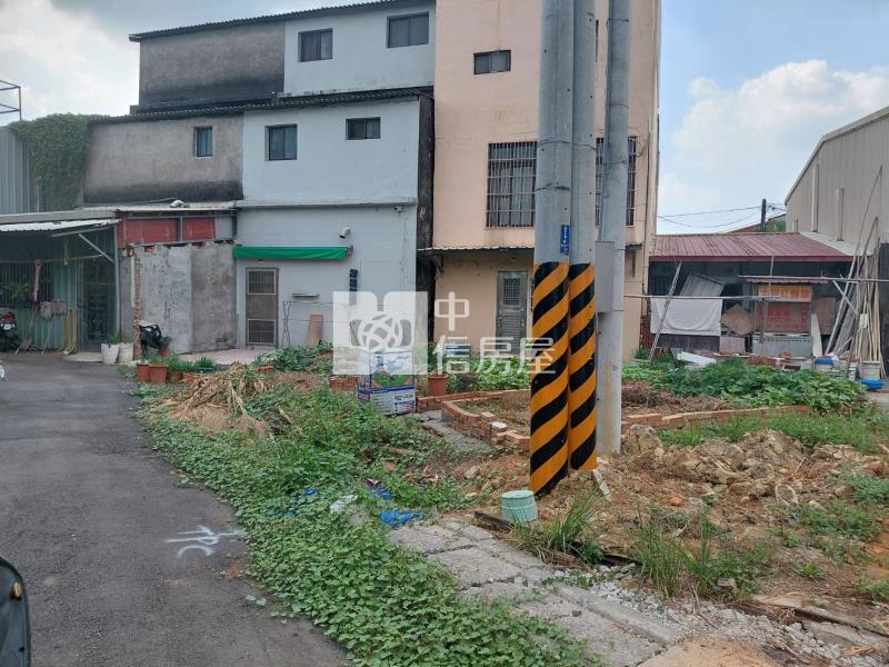 市區方正小農地房屋室內格局與周邊環境