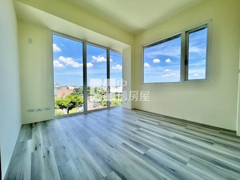 邊間電梯3車大別墅房屋室內格局與周邊環境