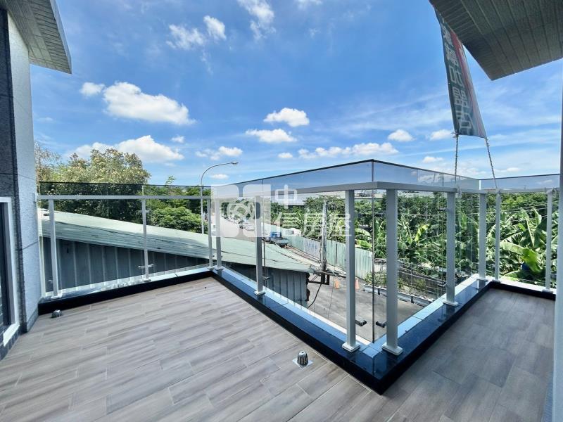 邊間電梯3車大別墅房屋室內格局與周邊環境