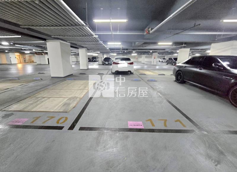 太平綠雅圖二房平車（專任）房屋室內格局與周邊環境
