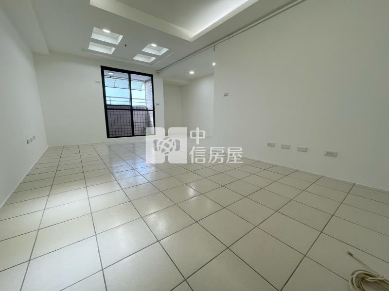 軟體園區中興商圈2+1房車位美廈房屋室內格局與周邊環境