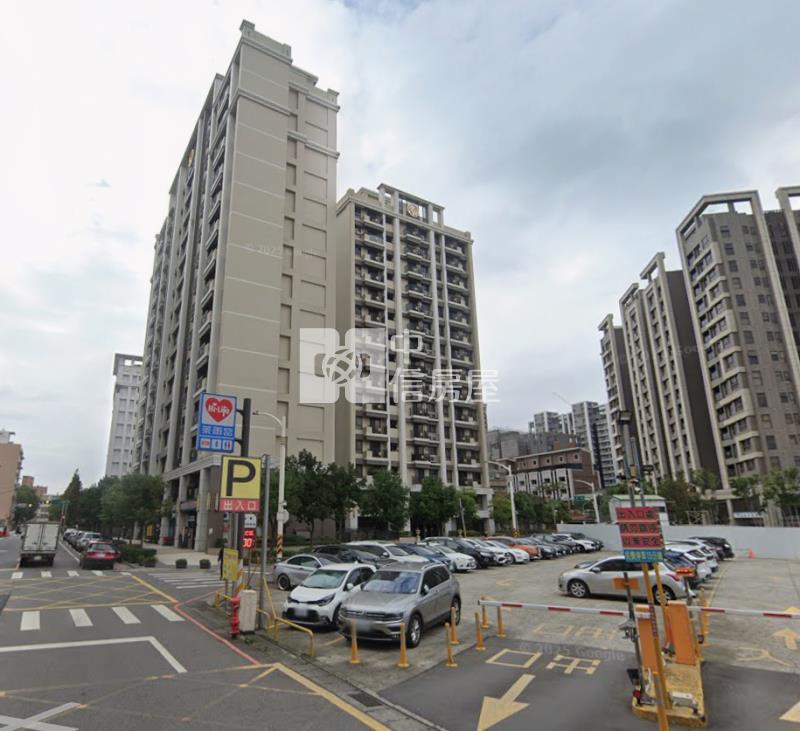 桃園市政府雙車位店面房屋室內格局與周邊環境