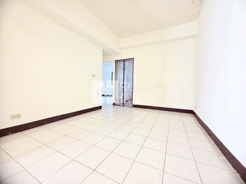 幸福小城1樓雙車位房屋室內格局與周邊環境