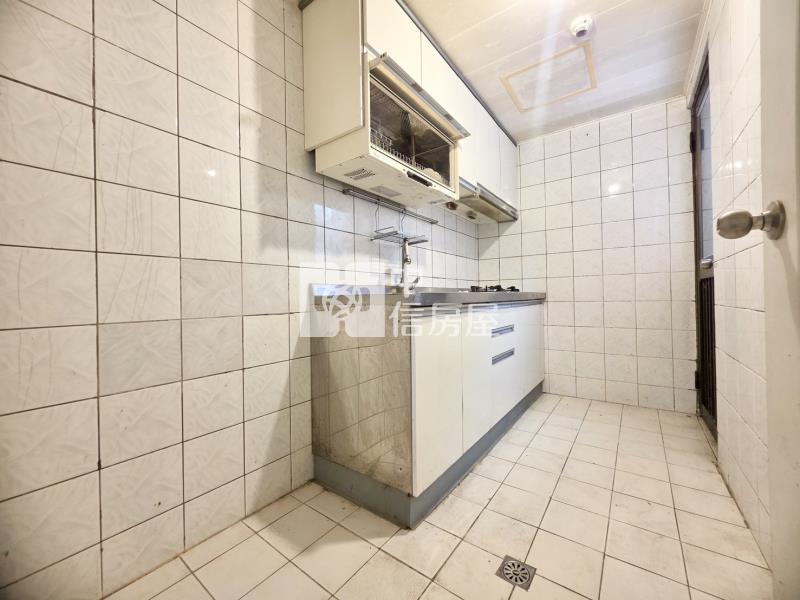 幸福小城1樓雙車位房屋室內格局與周邊環境