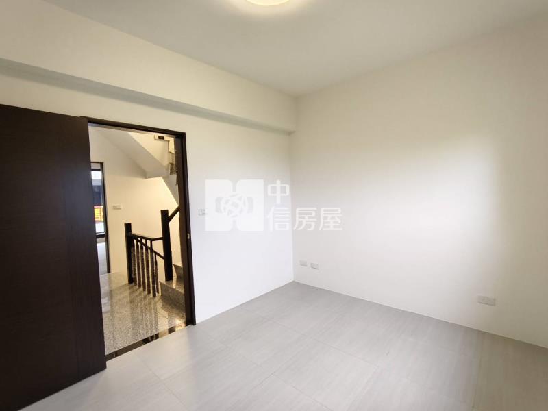 國六旁中原國小朝南新墅房屋室內格局與周邊環境