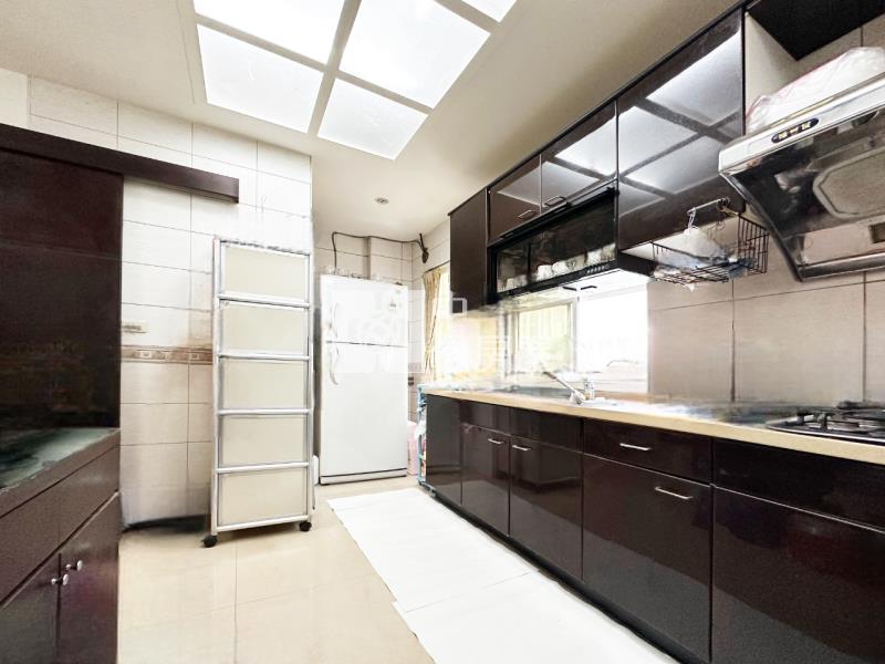 藝文雙車透天房屋室內格局與周邊環境