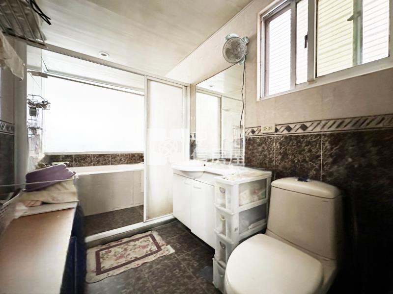 藝文雙車透天房屋室內格局與周邊環境