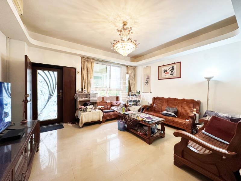 藝文雙車透天房屋室內格局與周邊環境